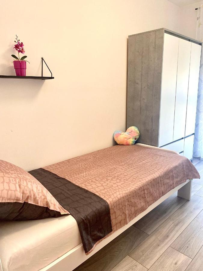 Ema Apartment Pula Luaran gambar